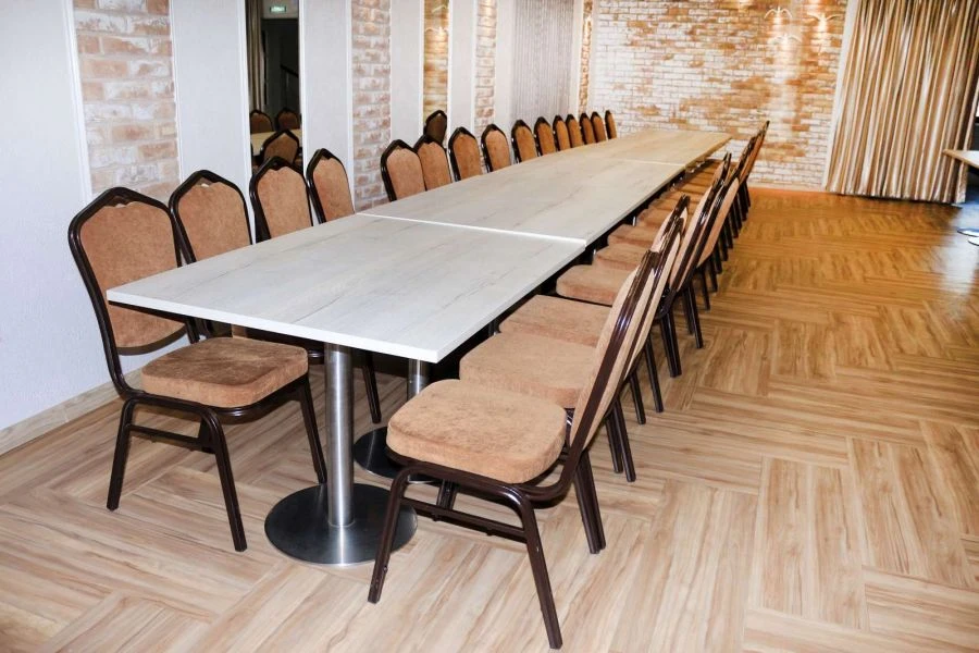 Мебель деревянная для столовой и гостиной